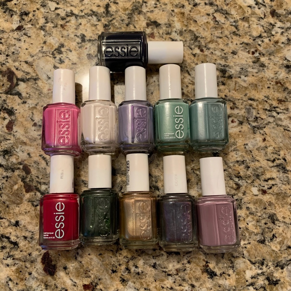 EUC Essie Polish Bundle - Lot of 11
